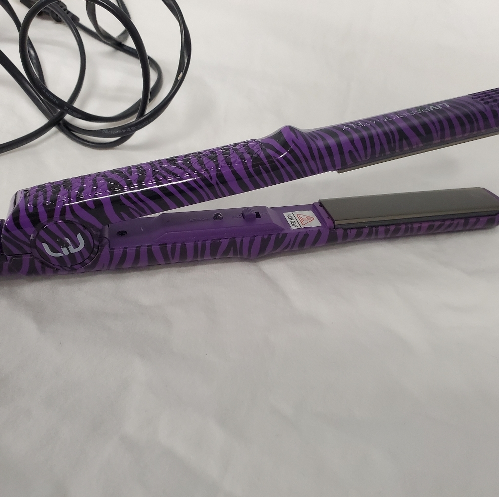 Hair straightener LIV flat iron